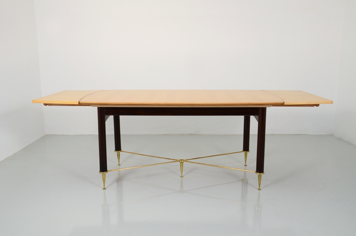 Modern furniture Milan shop table 