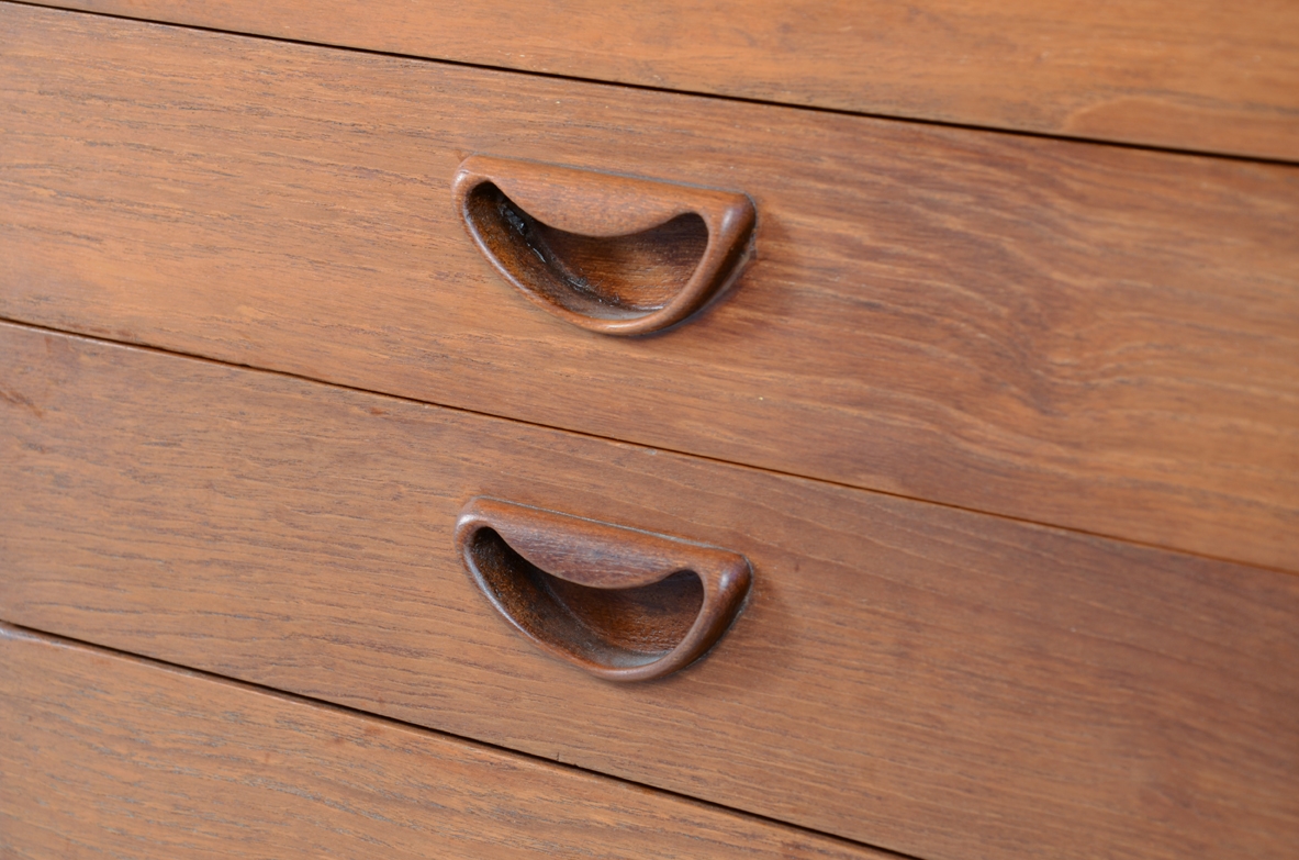 Peter Hvidt & Orla Mølgaard-Nielsen teak sideboard, by Søborg Møbler in Denmark, 1950's.