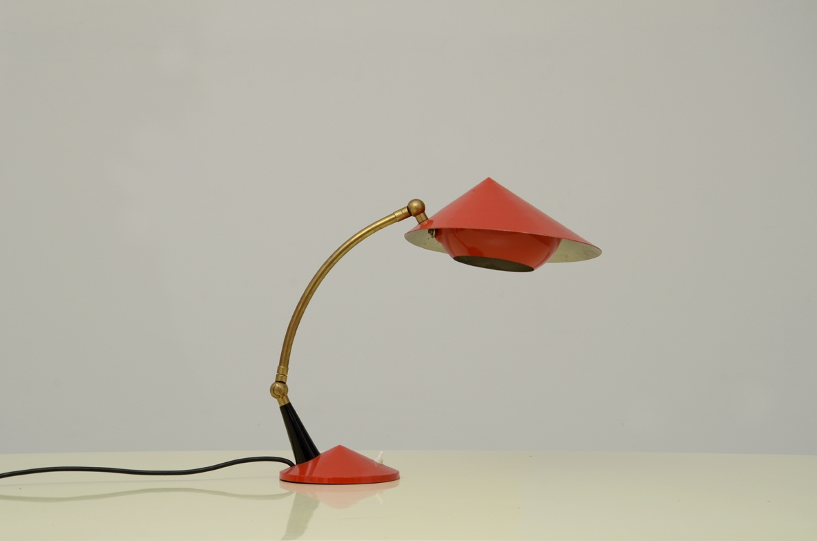 Lampada da tavolo in metallo laccato e ottone, Italia 1950ca.