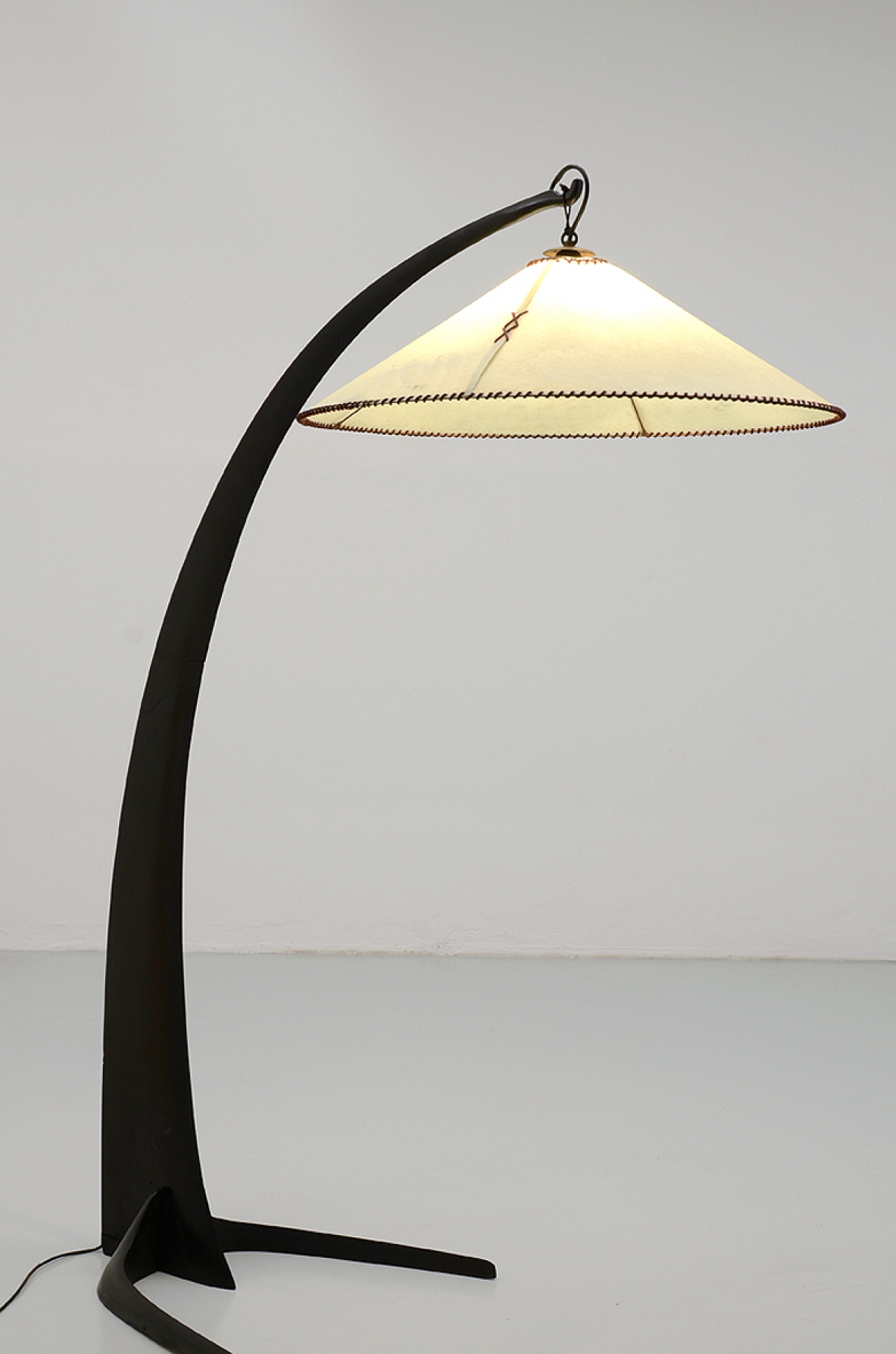 J. T. Kalmar, lampada da terra. Produzione GMBH. Vienna, 1950 ca.