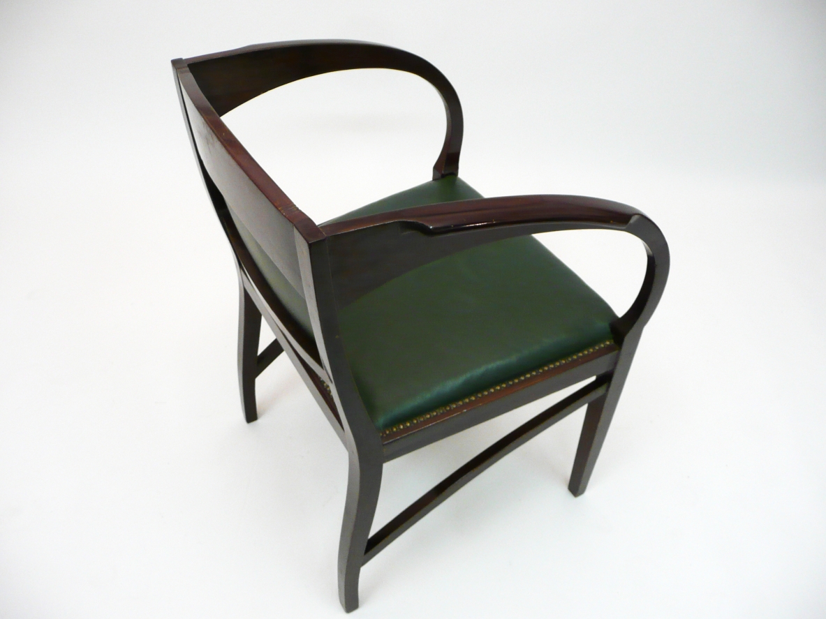 Rare armchair in mahogany with leather upholstery, attr. Adolf Loos, Vienna, 1910.