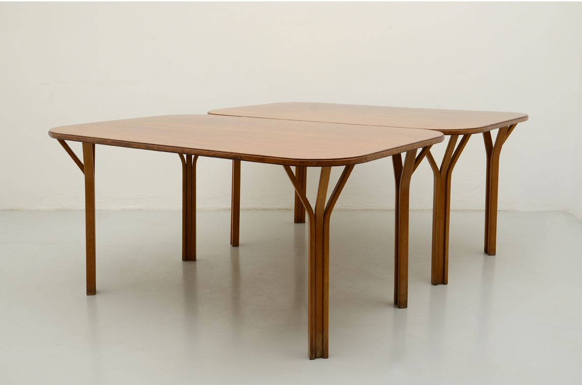 Vittorio Gregotti e Ludovico Meneghetti, pair of tables in oak, 1967.