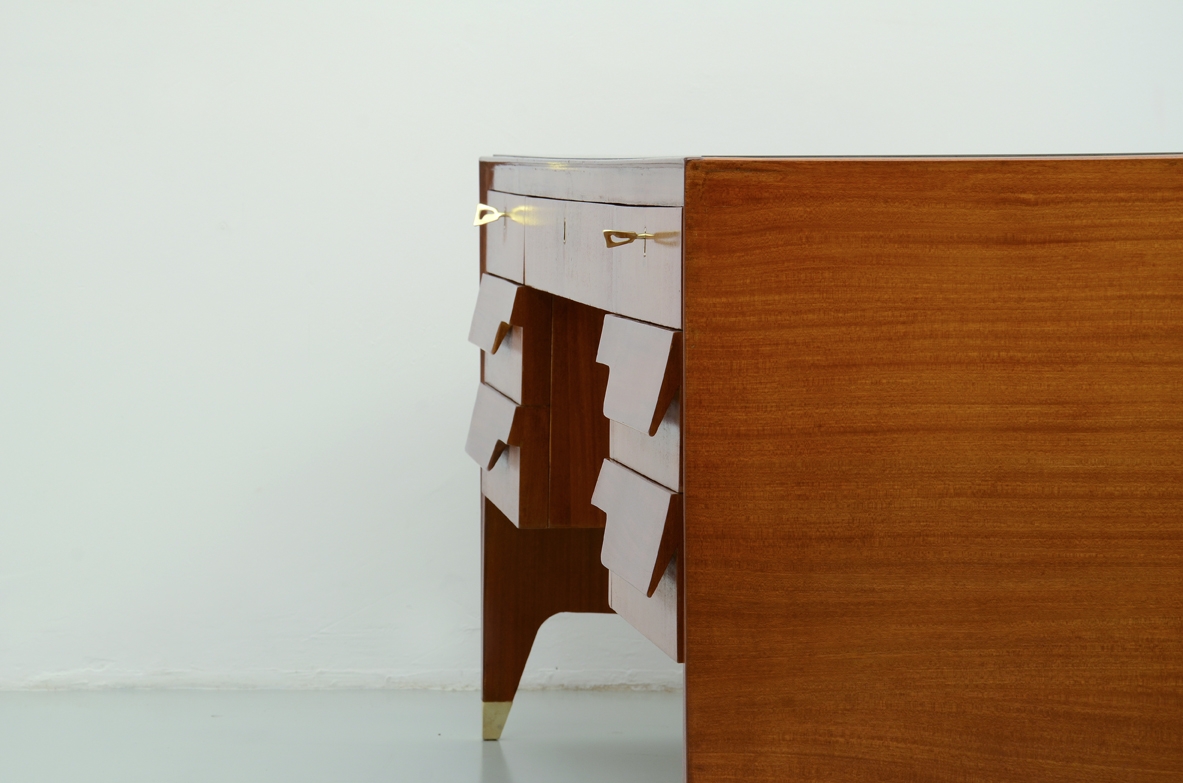 Gio Ponti, important executive desk in mahogany, Designed in 1952 for V.B.