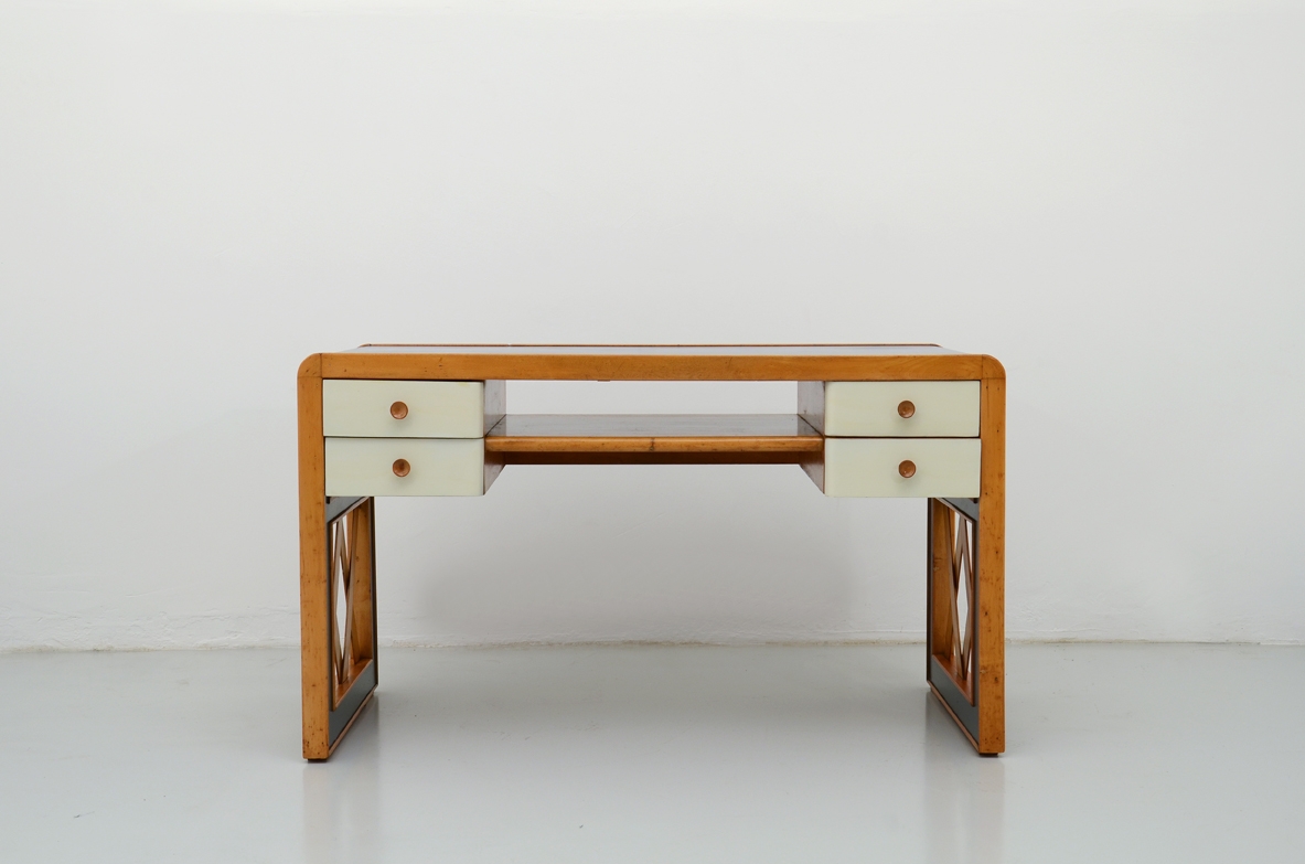 Mario Quarti, 1940's executive writing table with his chair in maple wood.