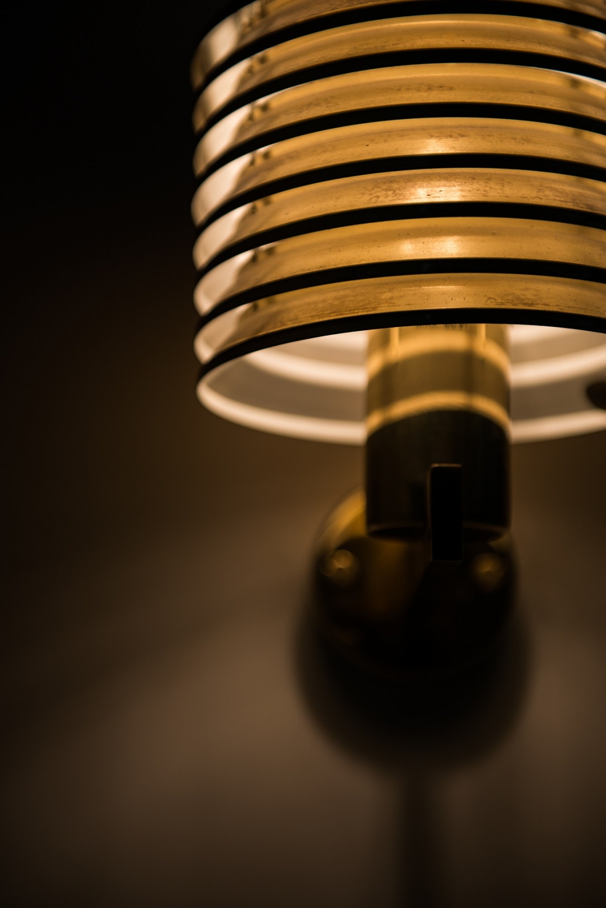 H.Agne Jakobsson, rare set of four V299 1960's wall lights in brass.
