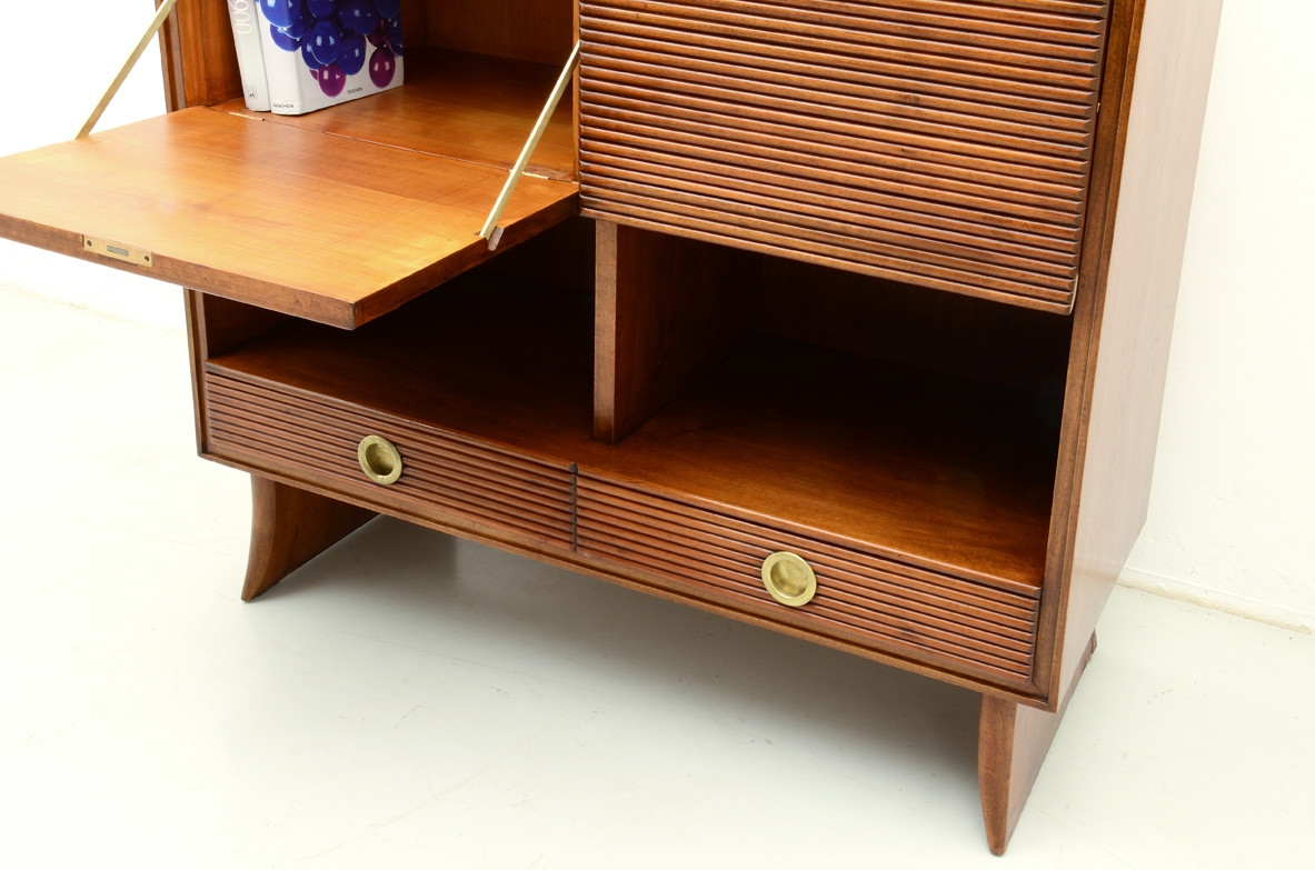 Paolo Buffa, elegant cabinet with grinded wood front, 1930's.