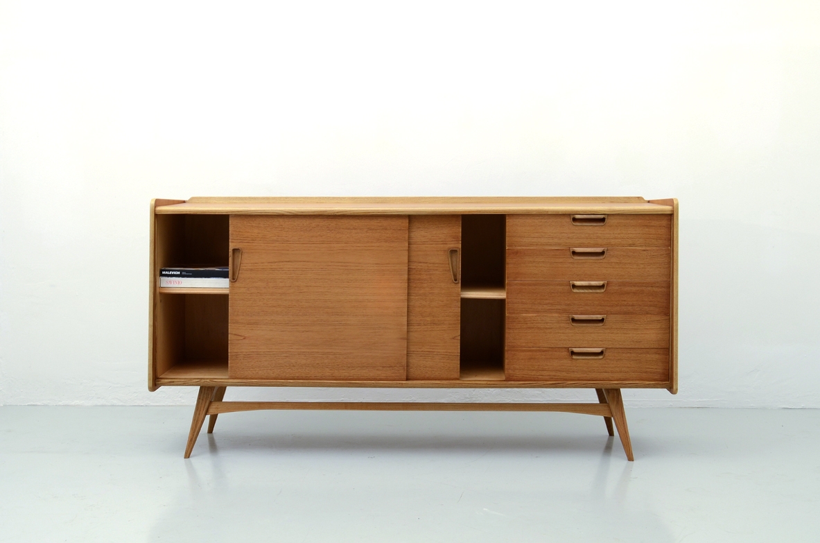 sideboard in rovere biondo con interni in acero, Francia,1950ca.