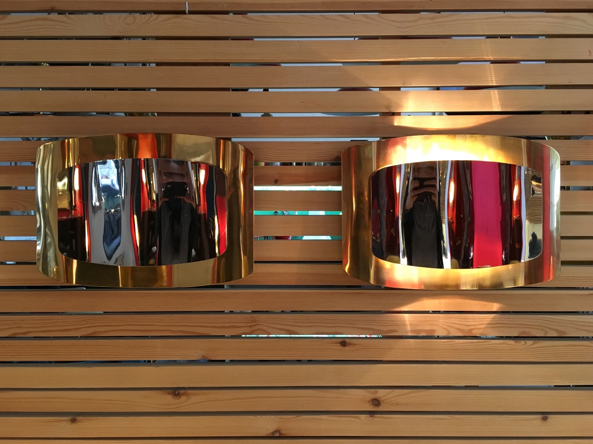 Gabriella Crespi, elegant pair of wall lamps in brass and polished metal, Italy 1965.
