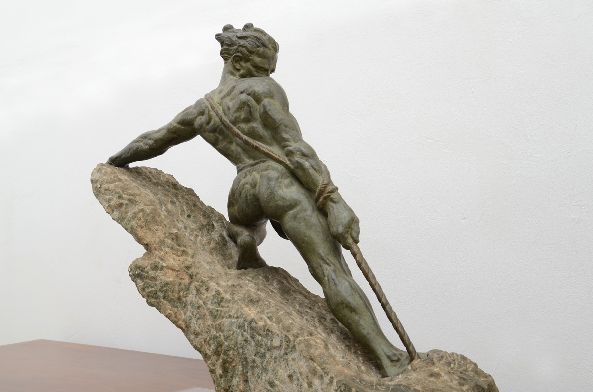 Raphael Papa, 1930's art deco bronzo sculptor on stone base.