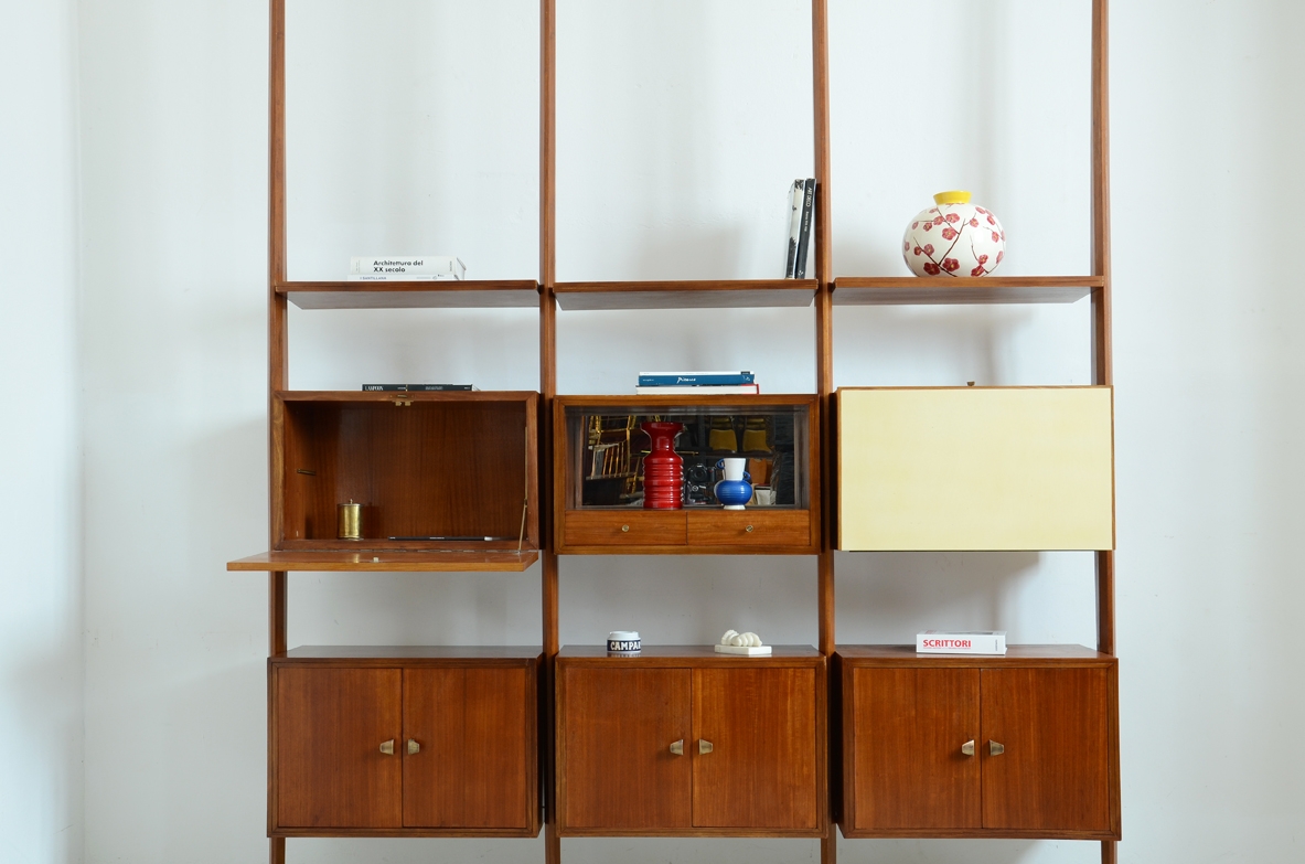 1950's Bookcase in wood, lacquered wood and glass
