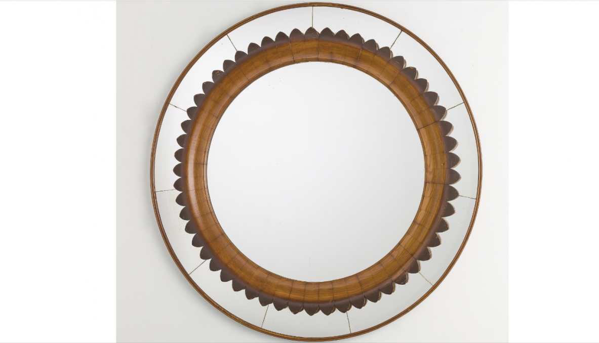 Fratelli Marelli, grande specchiera con motivo intagliato in legno di rovere a forma di fiore, 1940ca