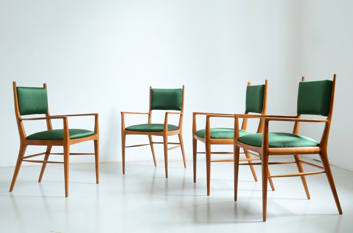 Elegant group of 6 chairs in cherry wood, with satin seat and back, 1950s.