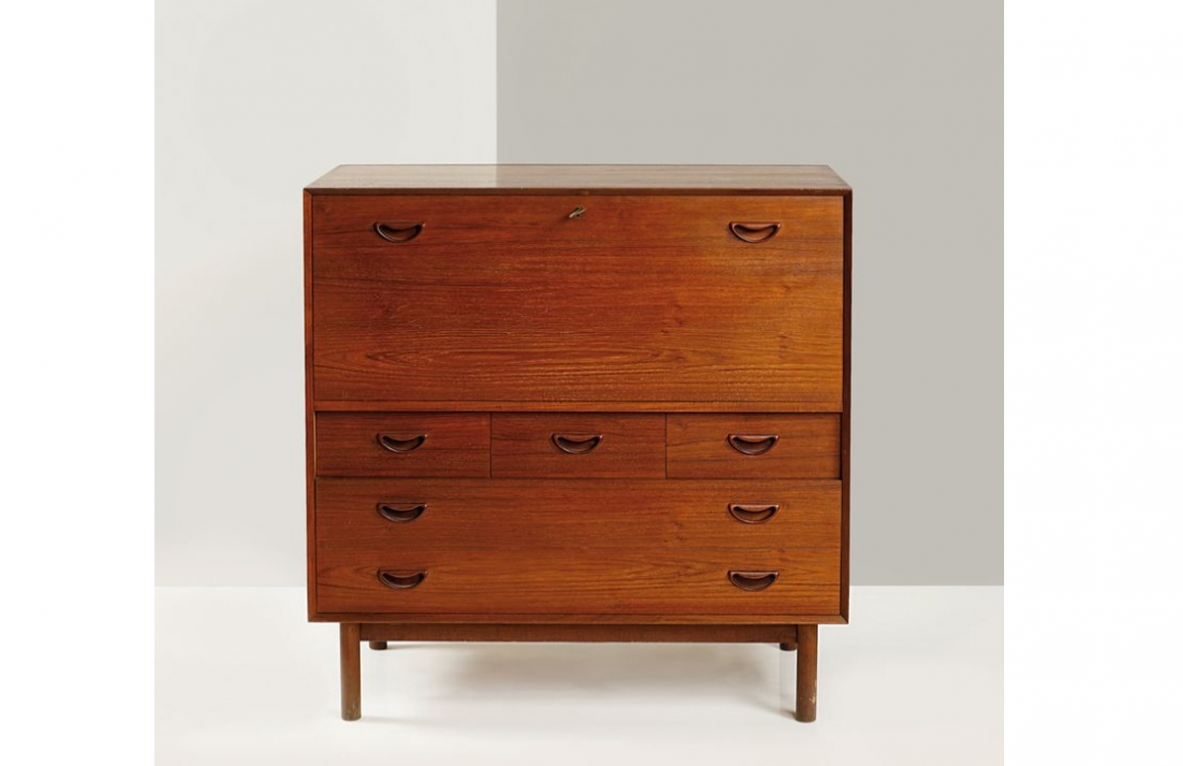 Peter Hvdt & Orla Mølgaard-Nielsen, small cabinet in teak wood, Sborg Mobelfabrik, Dememark late 1950's.
