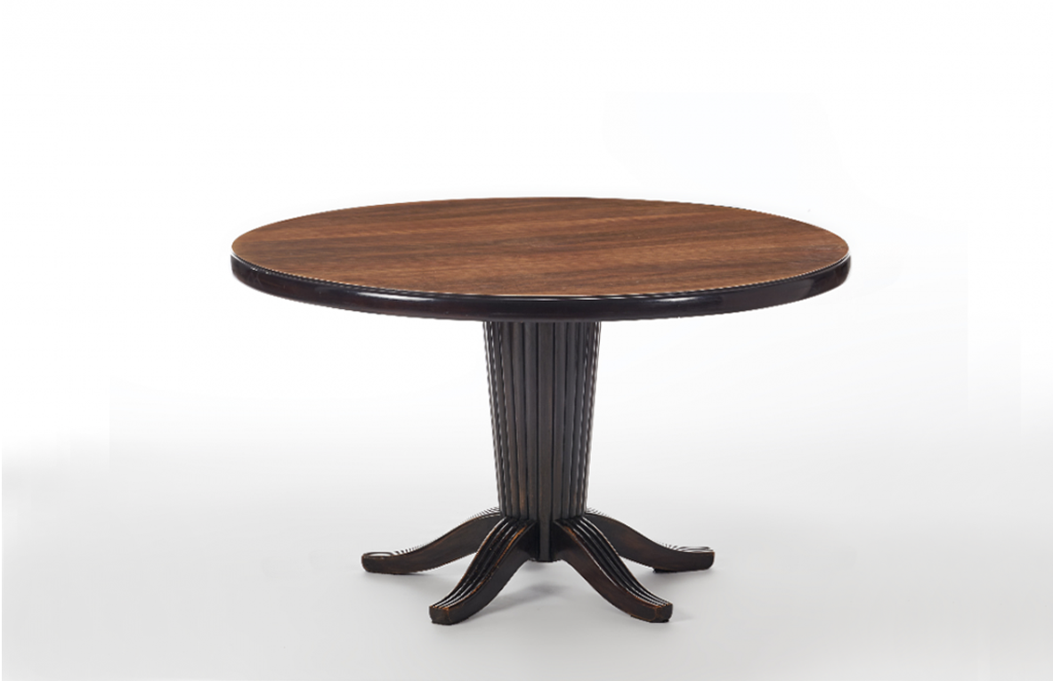 Atelier Borsani, 1940's dining table in macassar and walnut with extensions.
