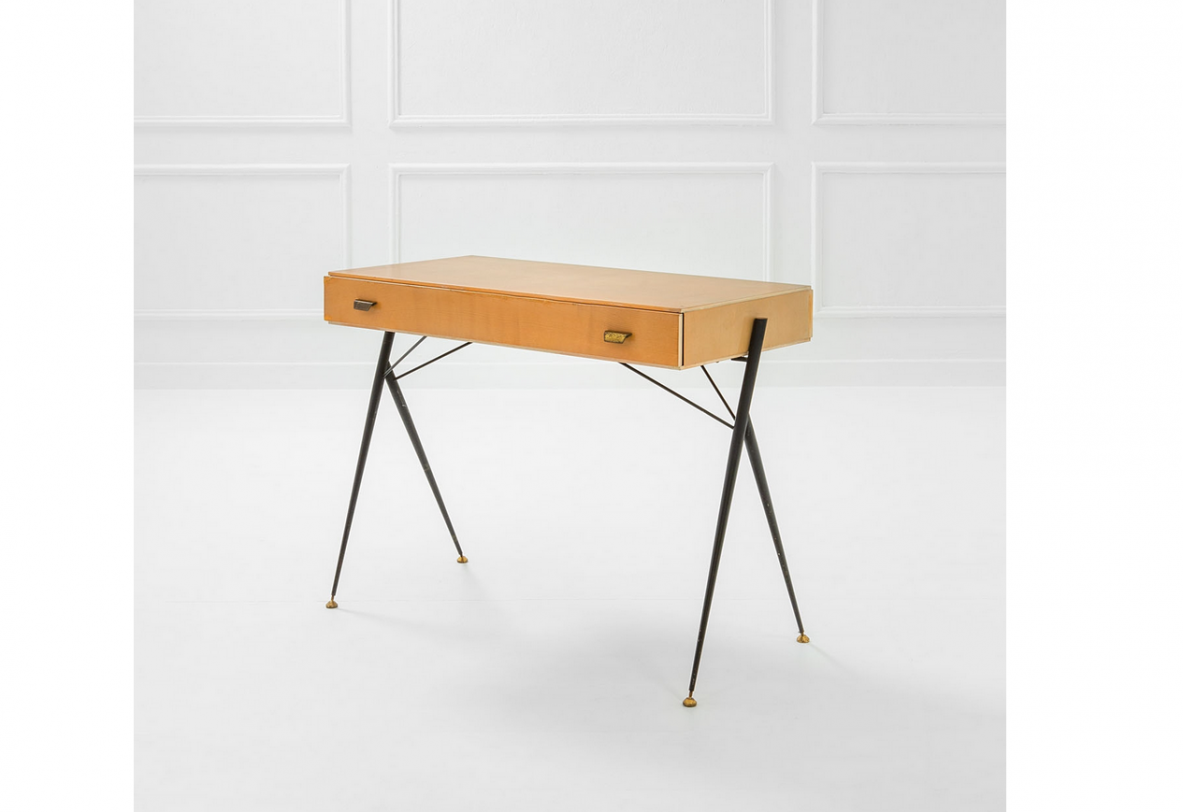 Silvio Cavatorta small and refined desk in light wood and thin metal and brass structure. Prod.Cavatorta & Co. Roma Italy 1950.