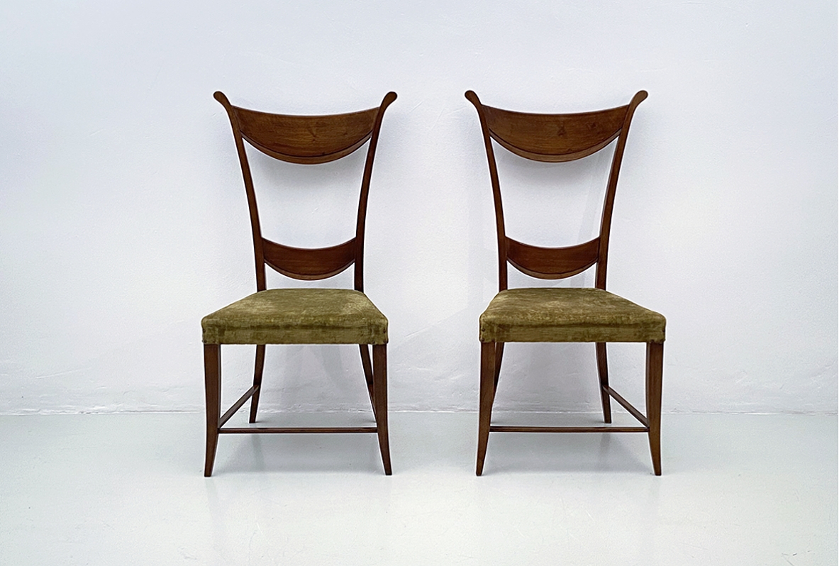 Pair of unique chairs in carved wood, attr.Guglielmo Ulrich 1940's.