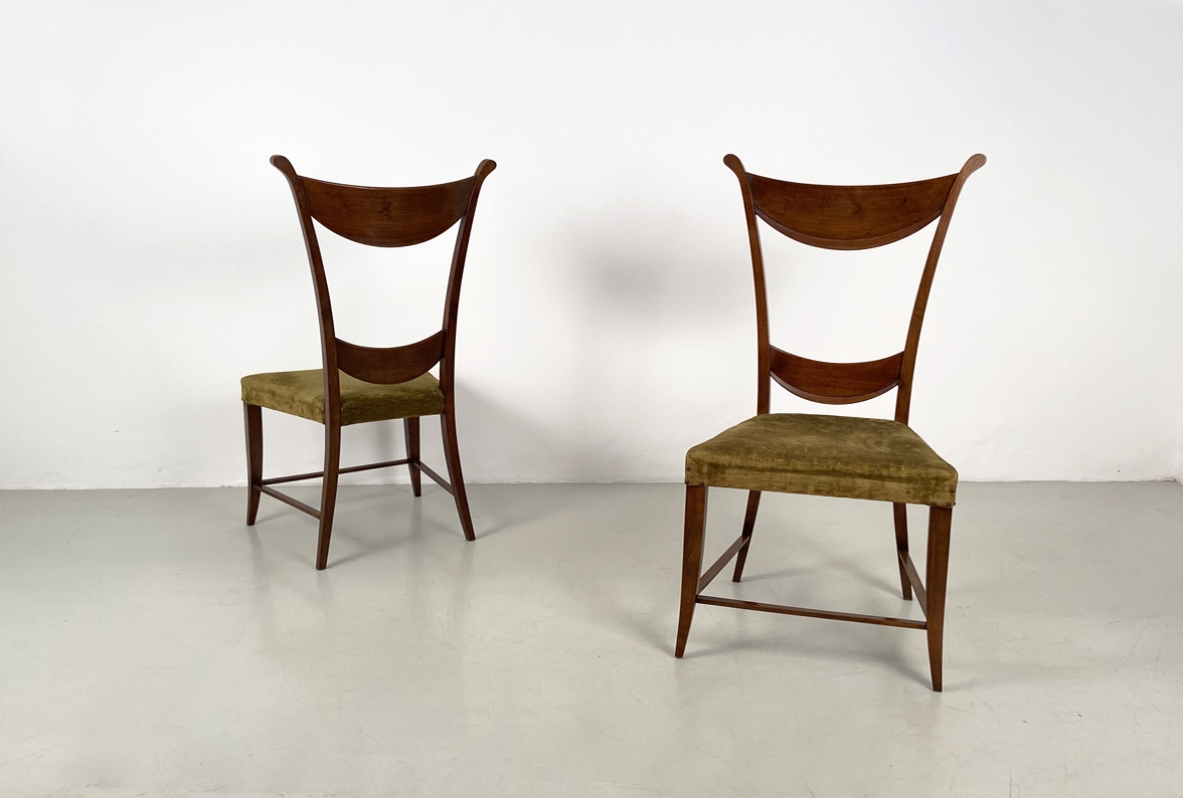 Pair of unique chairs in carved wood, attr.Guglielmo Ulrich 1940's.