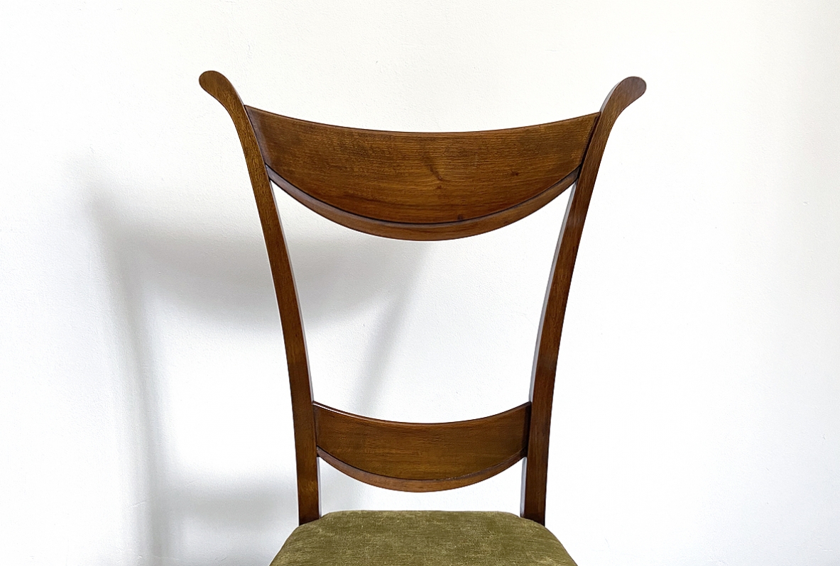Pair of unique chairs in carved wood, attr.Guglielmo Ulrich 1940's.