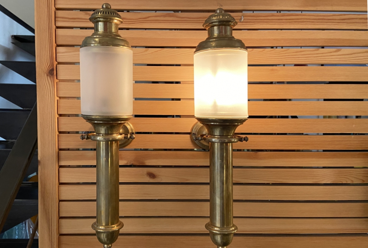 Pair of 1950's refined wall lights in brass and opaline glass coming from an important Italian sailing boat.