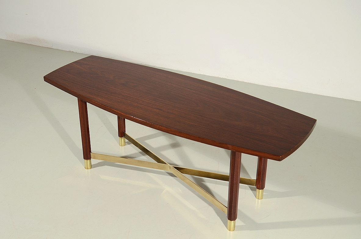 Very elegant small coffee table in macassar wood with a nice brass cross on bottom, Italy 1950's.