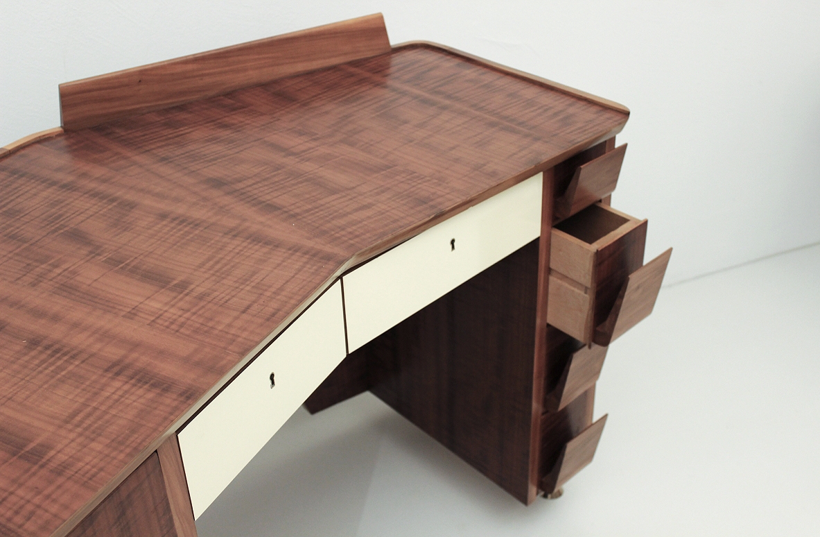 Alberto Rosselli, unique curved writing table with refined details. Bibl.Domus pg 558