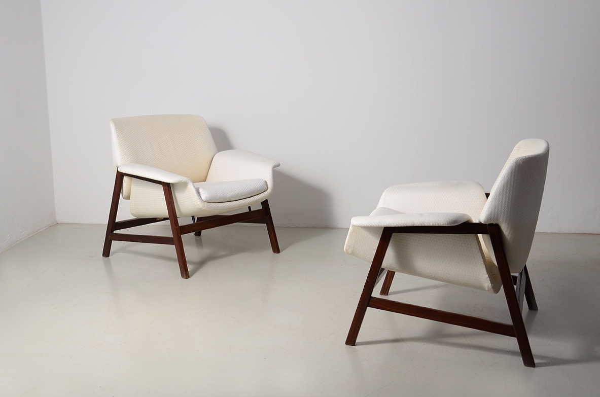 Gianfranco Frattini, coppia di poltrone mod. 849. Produzione Cassina, 1960ca.