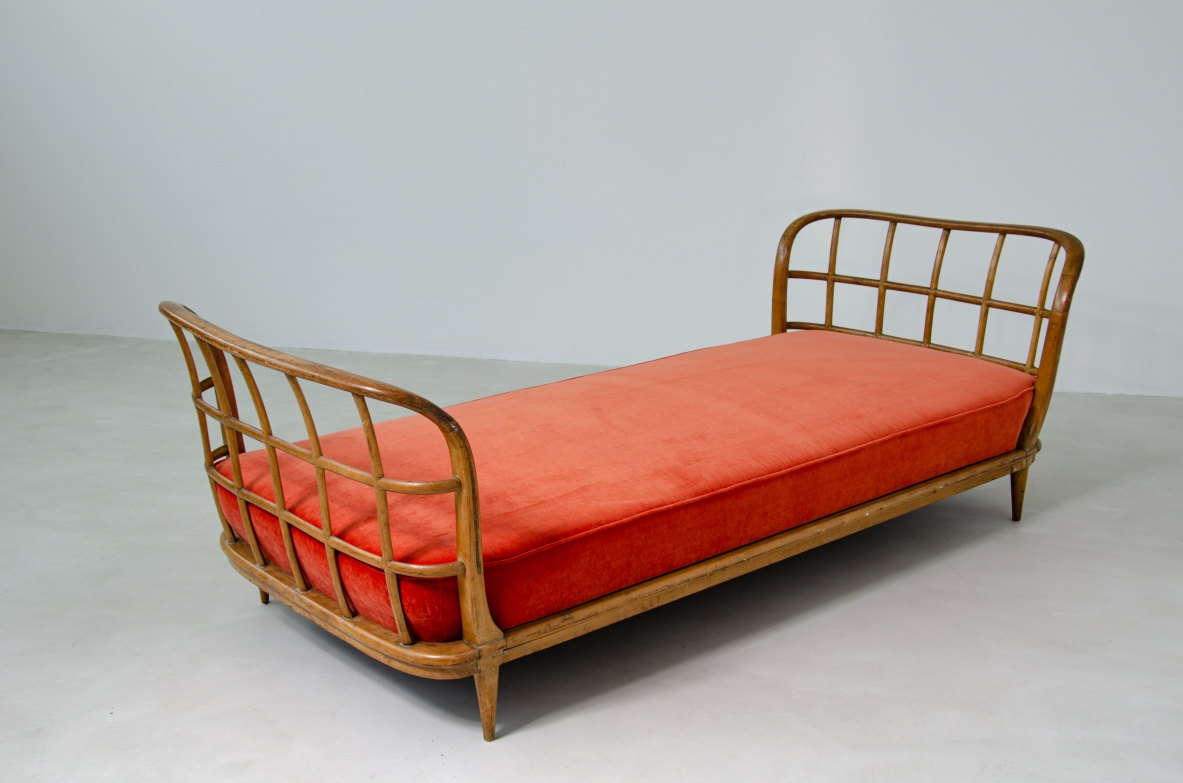 Guglielmo Ulrich, straordinario daybed con struttura in legno. Prod.Serafino Arrighi, 1940ca.