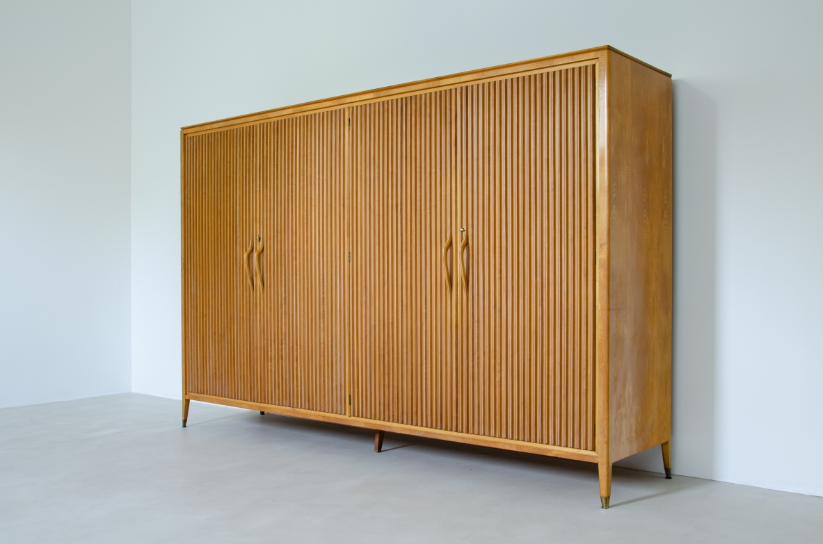 Four-door wardrobe in blond maplewood, Produced by Cassina, 1957.
