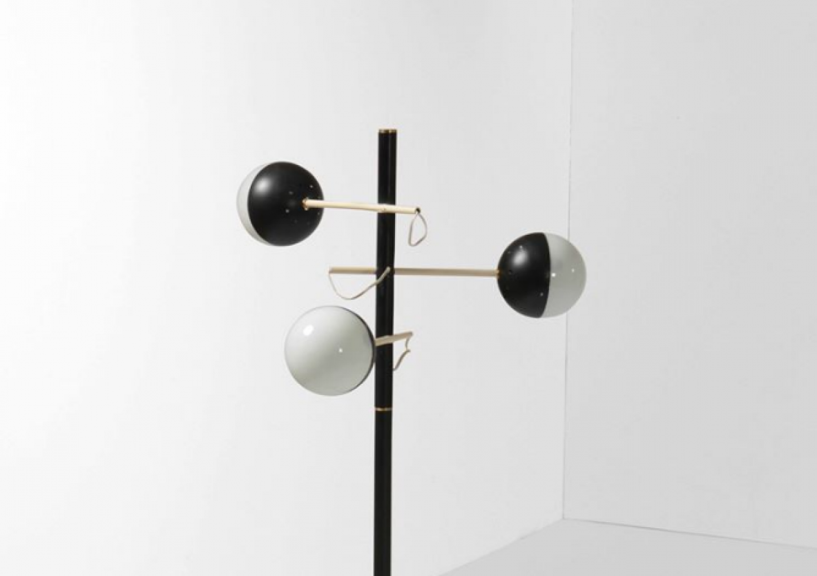 Stilux, Lampada da terra con struttura in metallo laccato e diffusori in metallo laccato e vetro opalino, 1960ca.