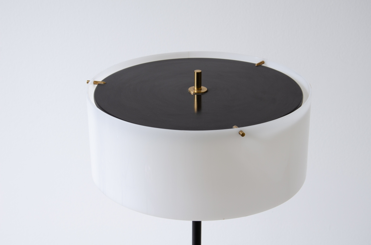 Tito Agnoli, piantana in metallo e ottone con base in marmo e cappello in metacrilato bianco e nero.  Prod. Oluce 1955.
