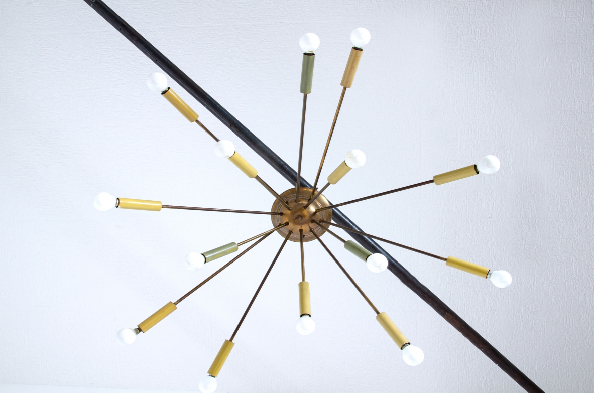 Gino Sarfatti, Sputnik ceiling lamp with 14 lights in brass and painted metal. Arteluce 1950's. 