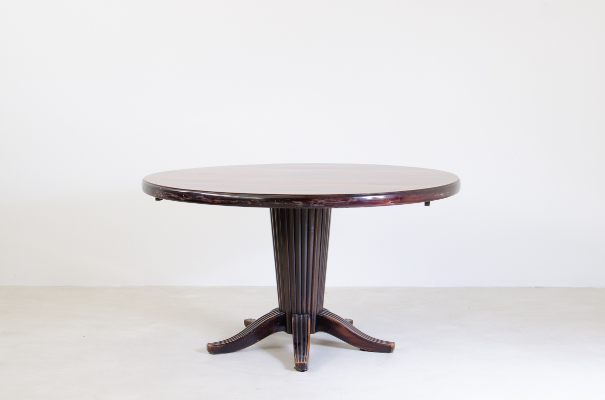 Atelier Borsani, 1940's dining table in macassar and walnut with extensions.