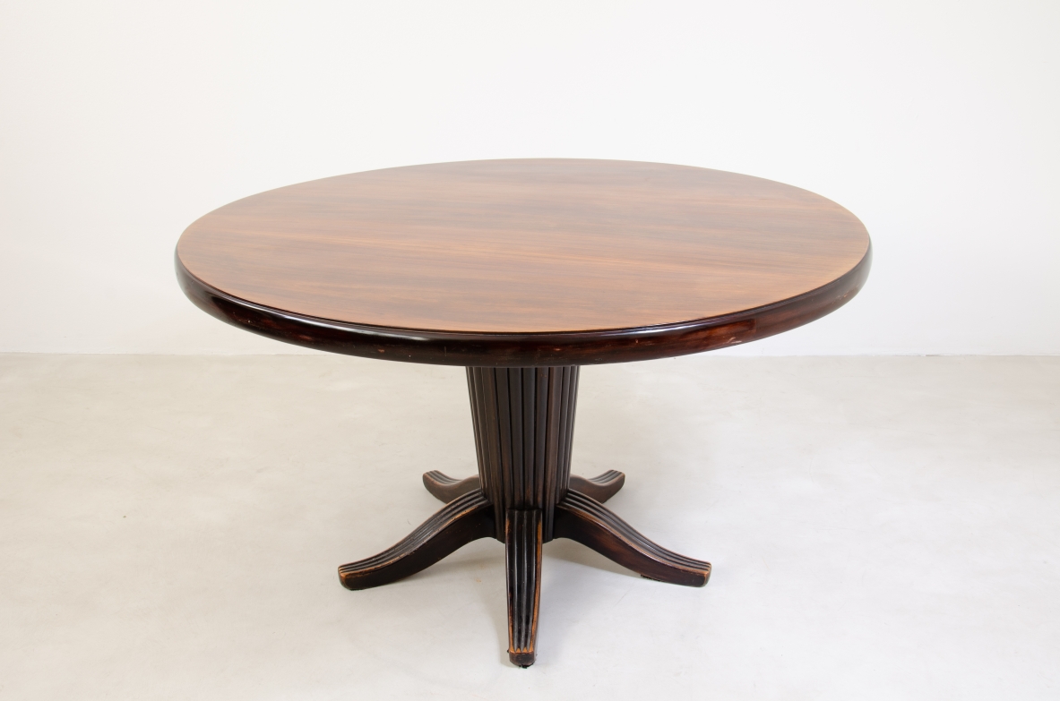 Atelier Borsani, 1940's dining table in macassar and walnut with extensions.
