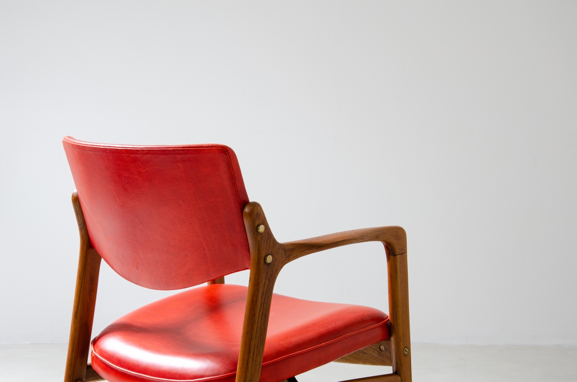 Pair of seats with armrests in teak upholstered and covered with leather.  Denmark, 1960's.