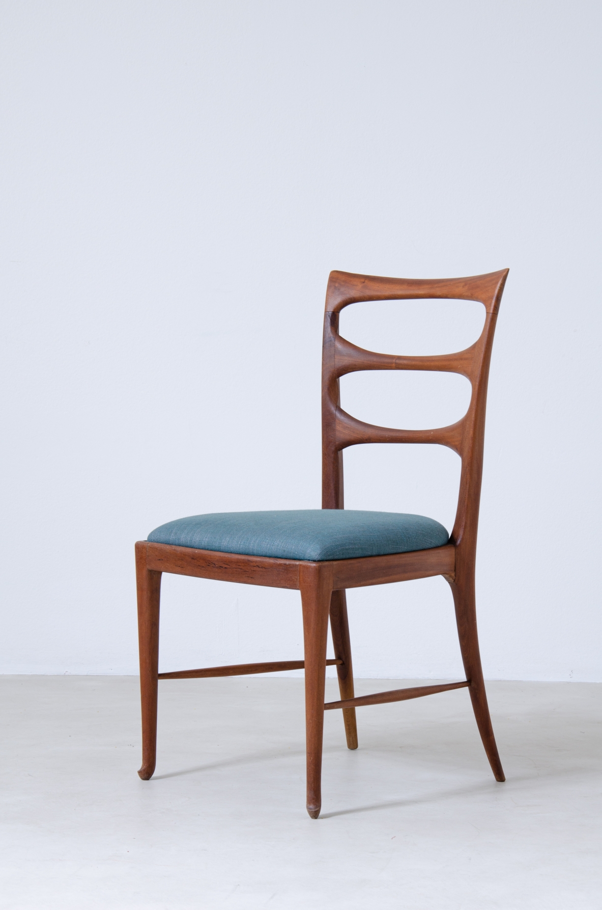 Paolo Buffa (1903-1970)  Set of six elegant dining chairs 1938.