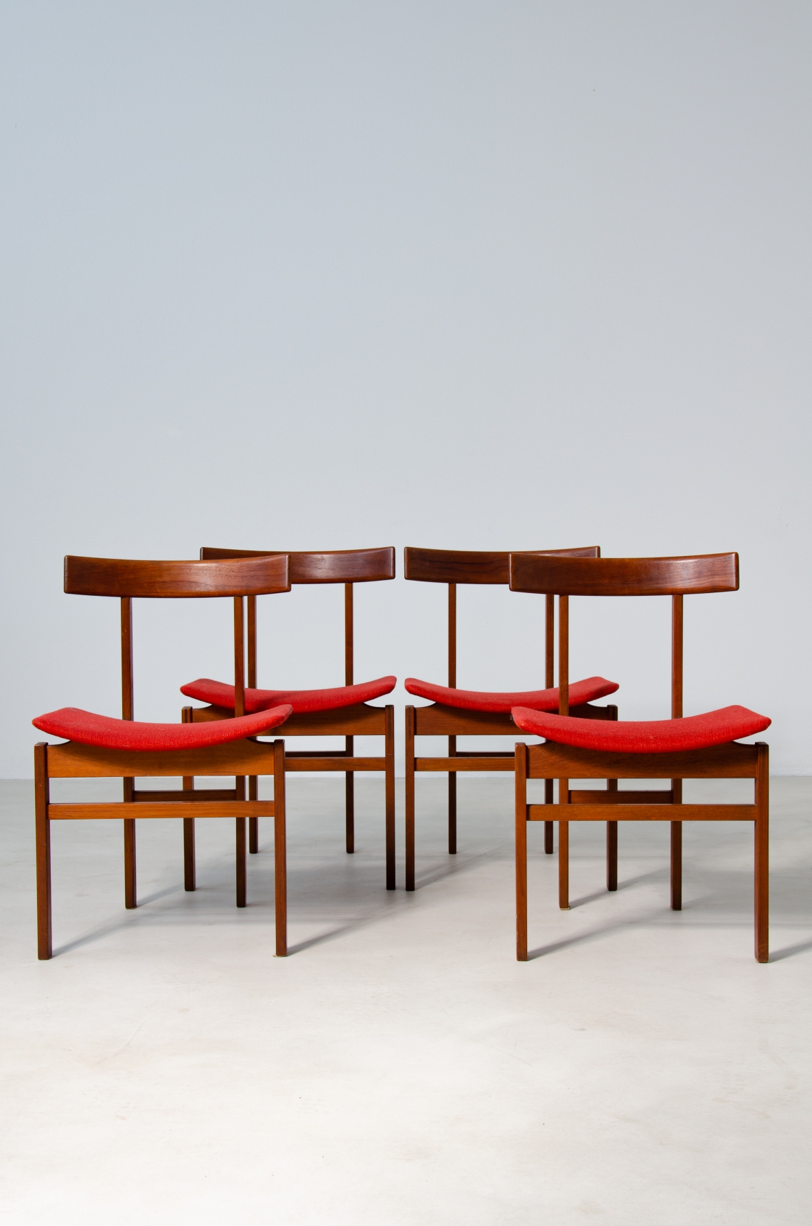 Inger Klingemberg, rare set of 4 chairs Model 193 in wood with original seat upholstery fabric.  Prod. France & Daverkosen, 1960s.