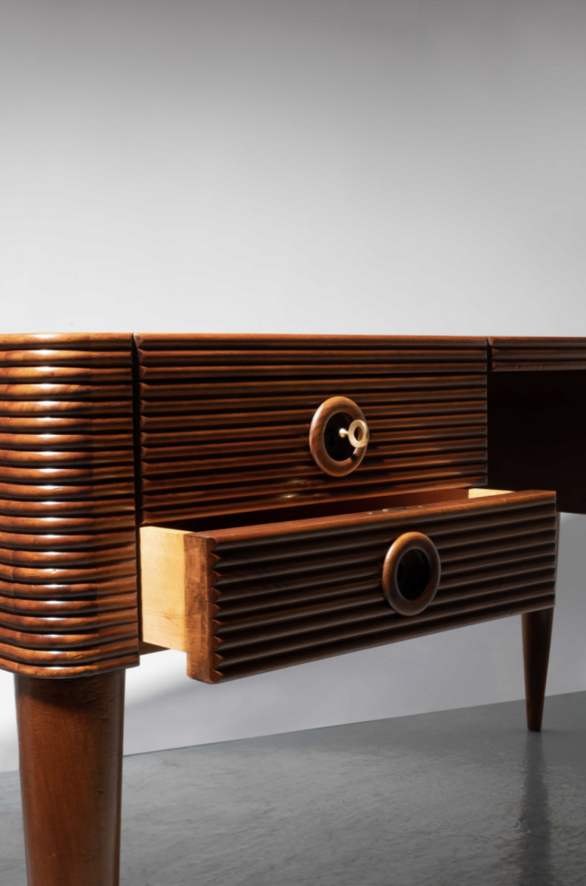 Elegant Paolo Buffa wooden desk with five drawers 1940's
