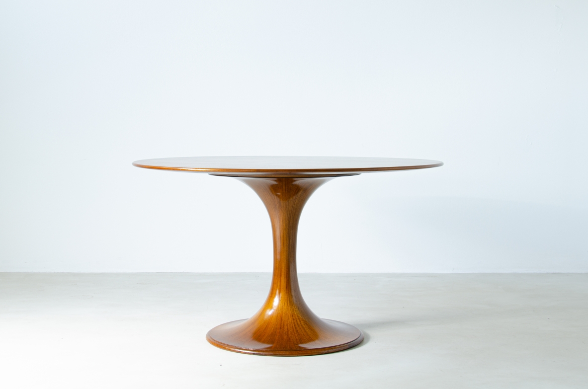Luigi Massoni, elegant round table 
