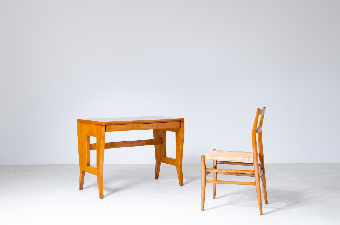 Giò Ponti, scrivania in legno e puntali in ottone, Marchio originale BNL 1950