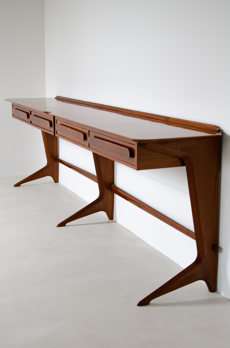 Ico Parisi (1916-1996)  Rara console di grandi dimensioni Manifattura italiana, 1950.