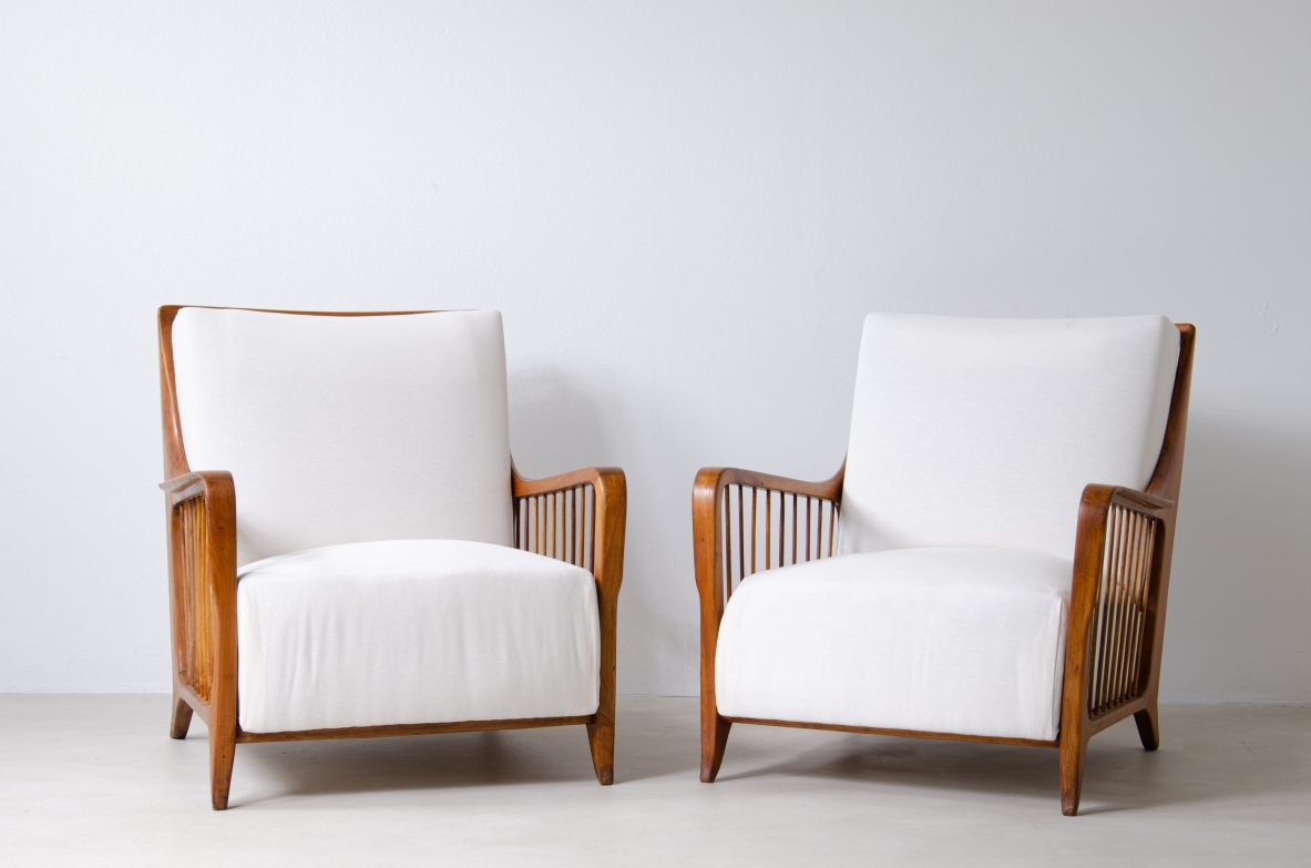 Paolo Buffa (1903-1970)  Rare pair of armchairs in cherry wood and upholstered fabric. 1936.