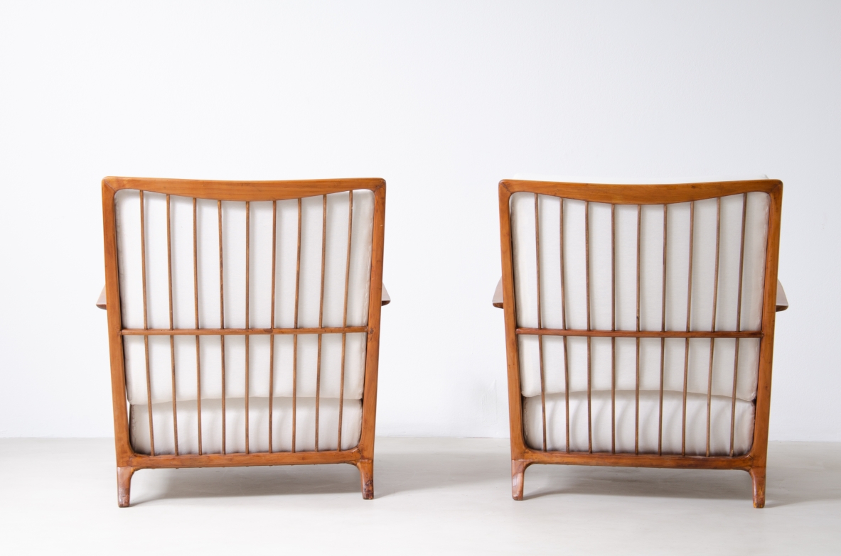 Paolo Buffa (1903-1970)  Rare pair of armchairs in cherry wood and upholstered fabric. 1936.