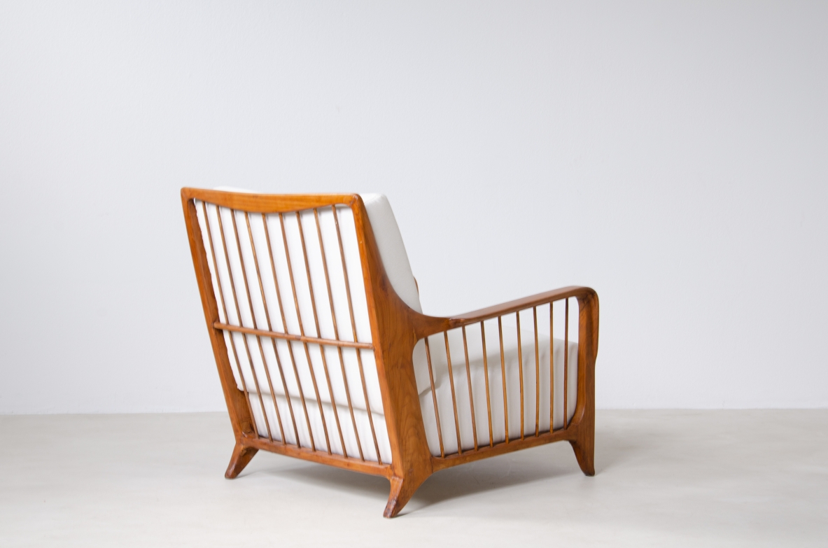 Paolo Buffa (1903-1970)  Rare pair of armchairs in cherry wood and upholstered fabric. 1936.