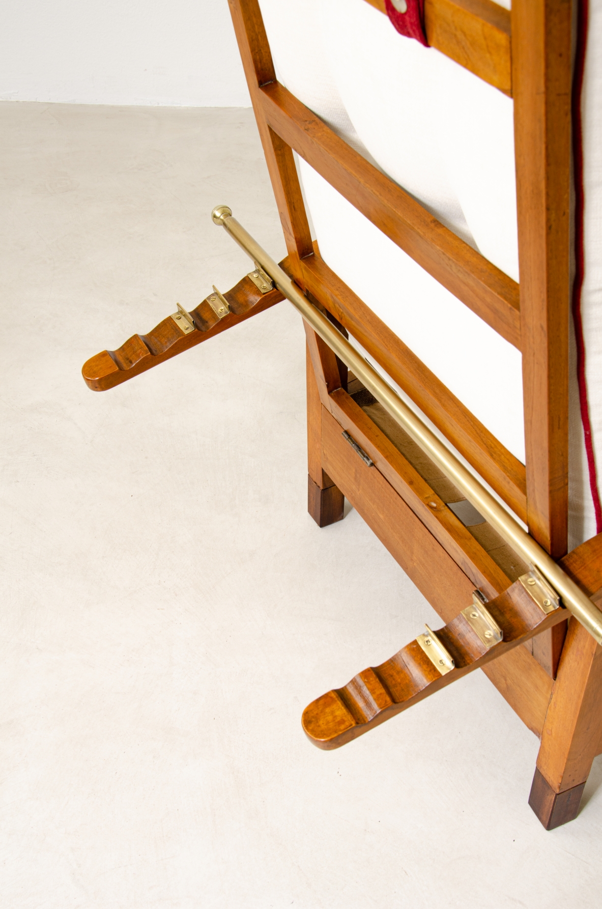 Gustav Stickley (1858–1942)  Pair of adjustable high back armchairs in oak New York, United States, 1920's.