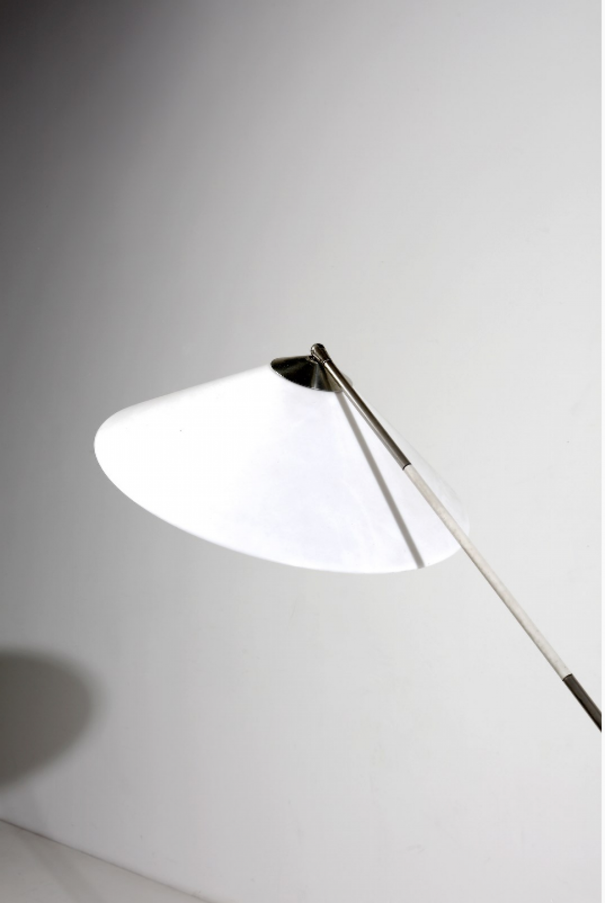 Lampada da terra con braccio regolabile in altezza. Stilux Milano, 1955ca.