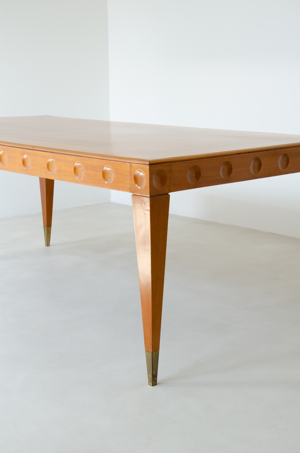 Gio Ponti, 1950's stunning table in cherry wood with nice decoration and thin long tips.