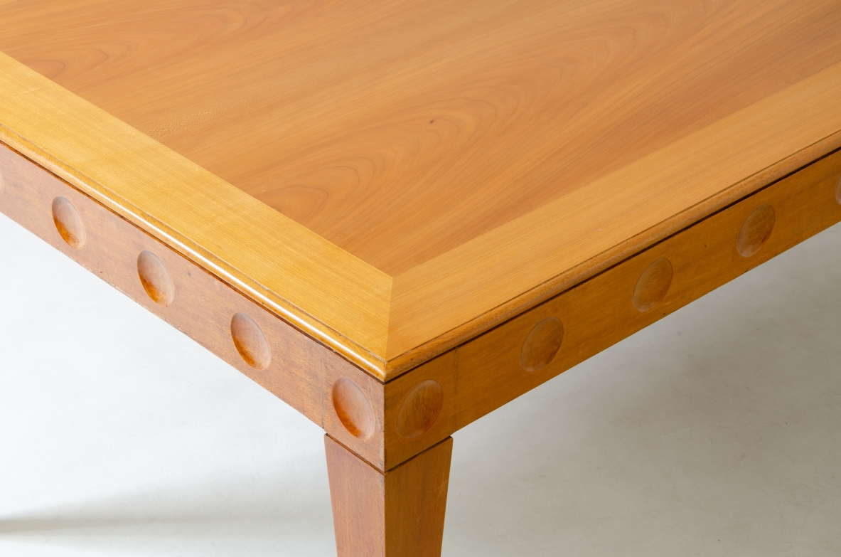 Gio Ponti, 1950's stunning table in cherry wood with nice decoration and thin long tips.