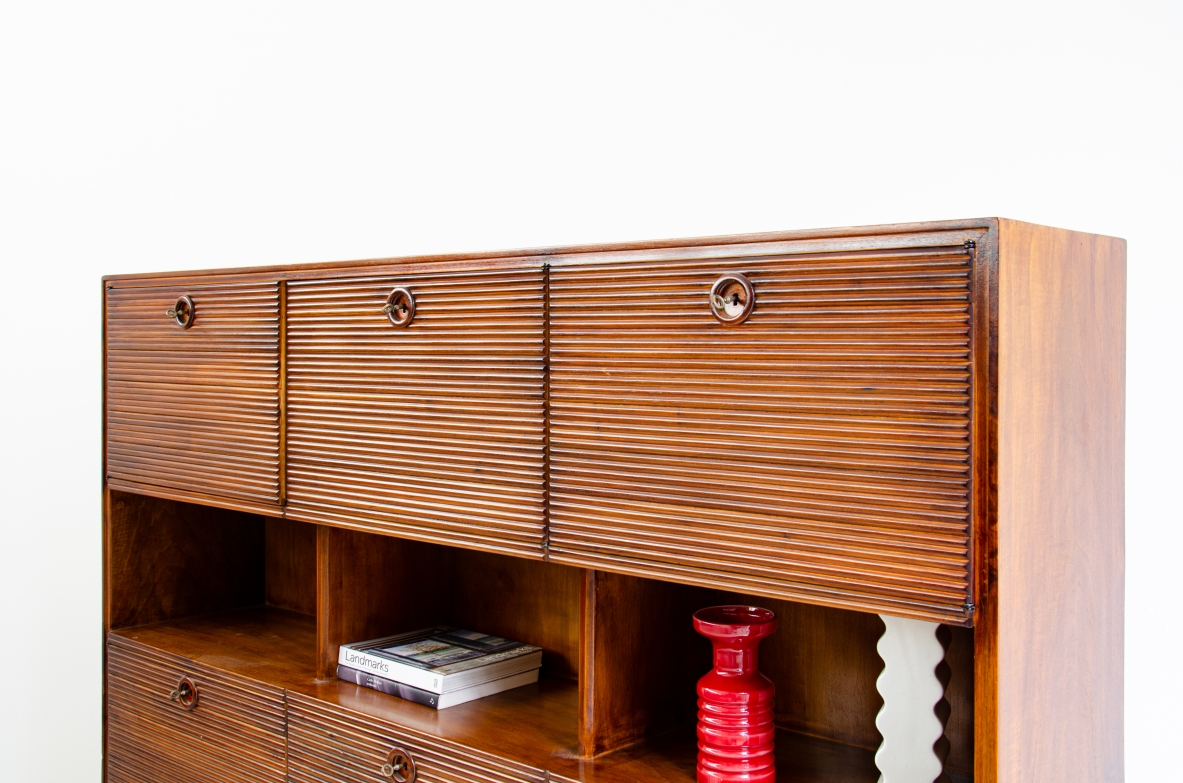 Paolo Buffa, unique Italian 1940's highboard with six grinded doors. and beautiful handles. 