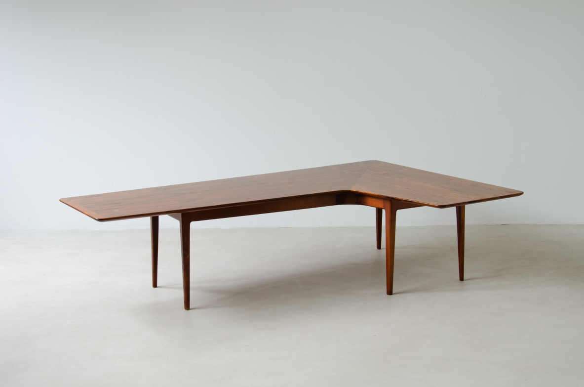 Large corner table in veined walnut, Denmark, 1960s