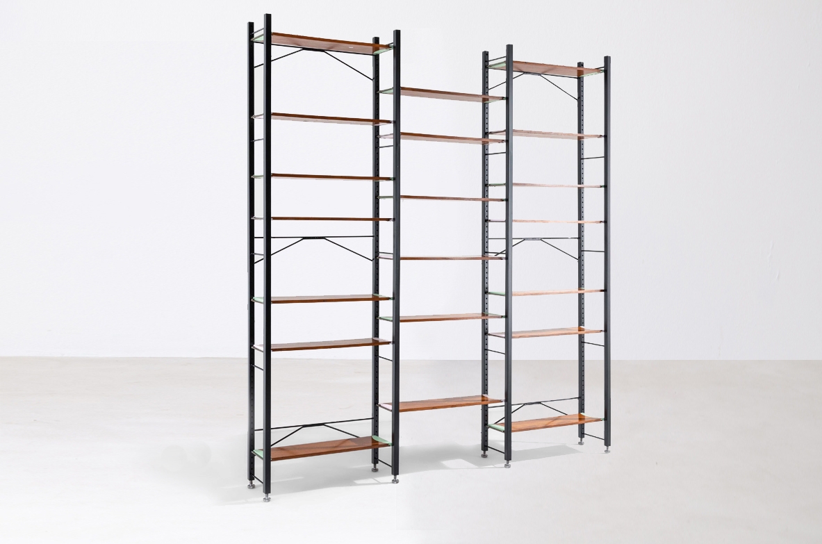 Franco Campo and Carlo Graffi for Home. 1960s bookcase in painted metal and wood shelves.